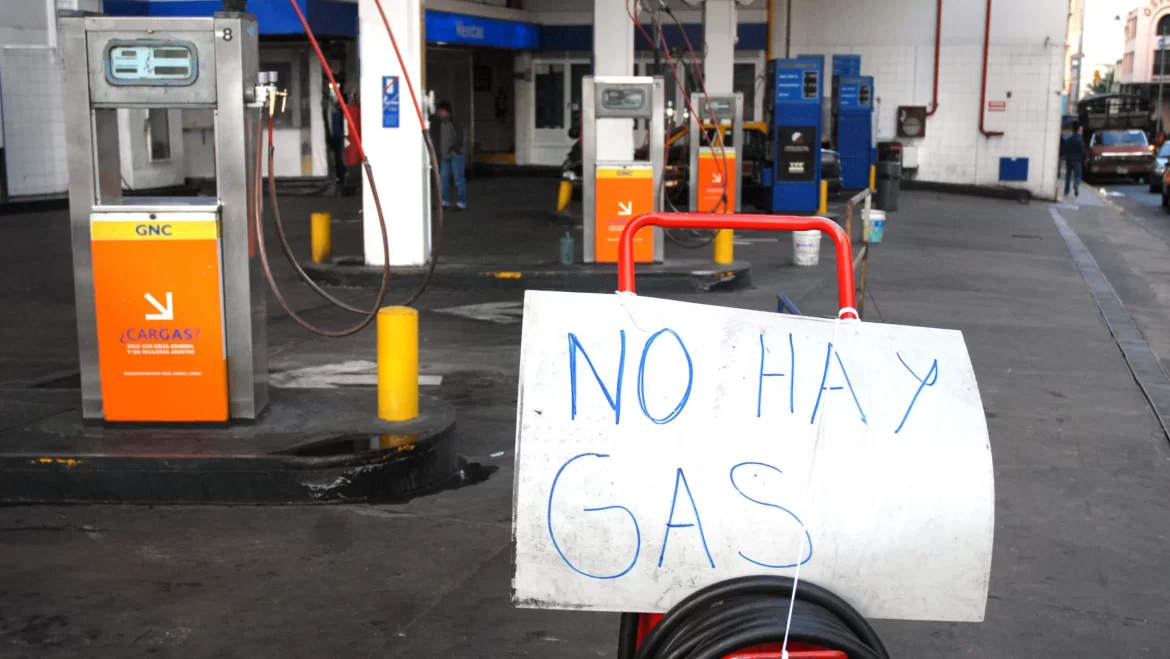 Argentina sin GNC: está totalmente interrumpido el expendio en Córdoba y Rosario, pero también falta en Buenos Aires